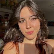 Profesora dispuesta a ayudar a estudiantes de eso y bachillerato.